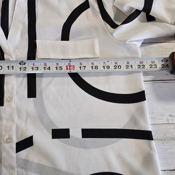 Calvin Klein Logo Blouse Top White Black Classic Button Front Large Flowy Relax - Picture 6 of 8